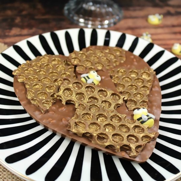 Be My Honey - Honeycomb Filled Chocolate Heart Bar
