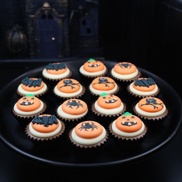 Halloween Chocolate Mini Cake Gift Box