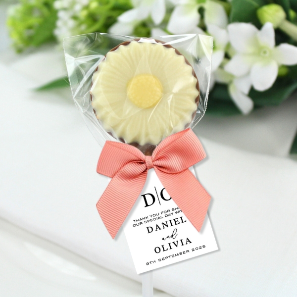 Small Daisy Chocolate Lollipops - Image 5